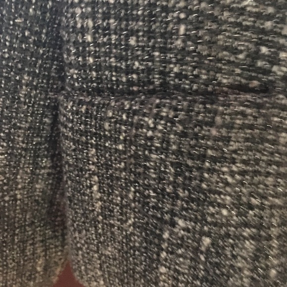 Great silk lined Jacket with silver threads. - Picture 6 of 7